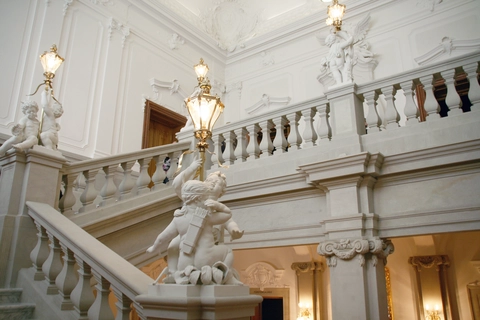 Restauriertes historisches Treppenhaus